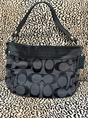 Coach Zoe Hobo Bag Soho Black Signature Bag